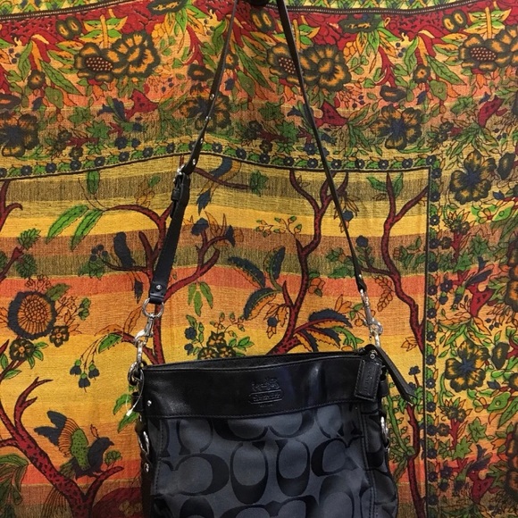 🔥SOLD🔥COACH BLACK BOHO - Picture 2 of 4